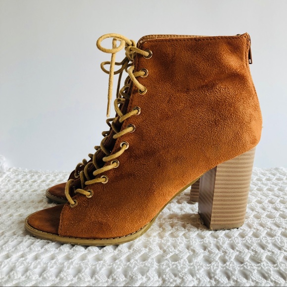 Ardene’s Lace Up Heel Sz 8 - Picture 4 of 6